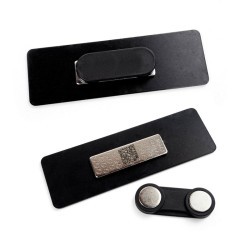 Gafete grabado simil metal con broche iman.