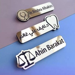Gafete acrilico simil metal grabados