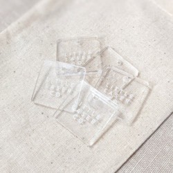 Botones acrilico cristal grabados con tu logo!