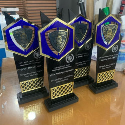 Trofeo acrilico, reconocimiento fuerza policial Mod.858